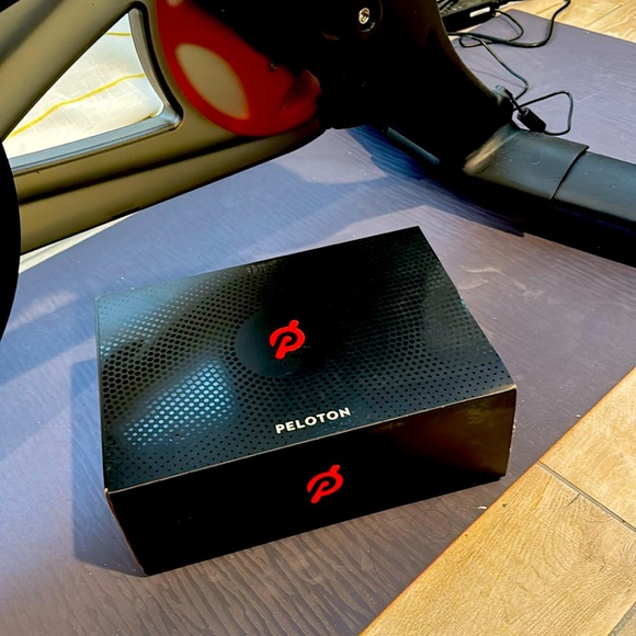 PELOTON Brand (unisex) Cycling Shoes - Like New! Never used! - Picture 6 of 9